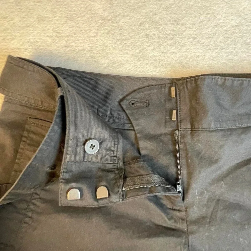 The Limited black cotton & spandex shorts with belt and cuffs size 6